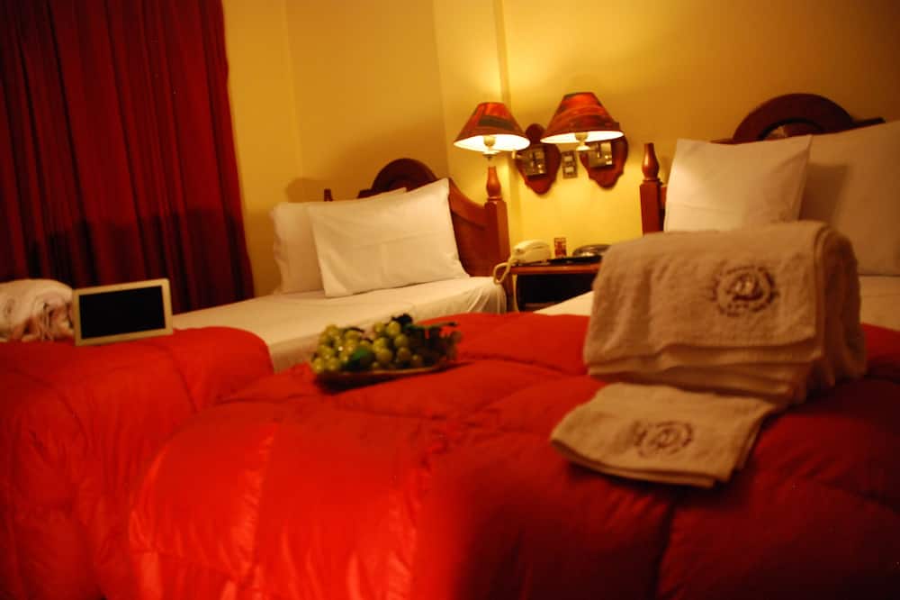 オテル カソナ コロン イン 写真