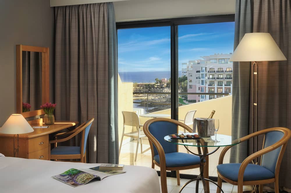 ヴェルディ セント ジョージズ ベイ マリーナ 写真