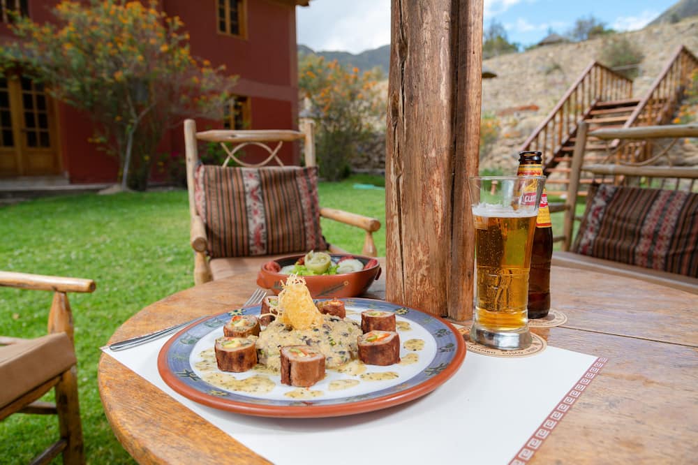 ホテル パカリタンプ 写真