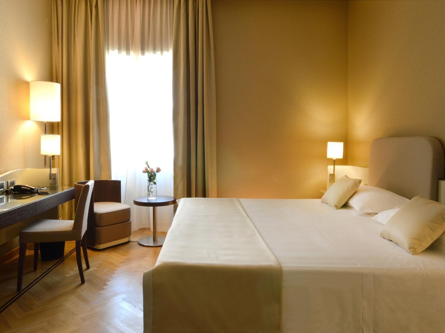 ホテル プラッゾ エセドラ 写真