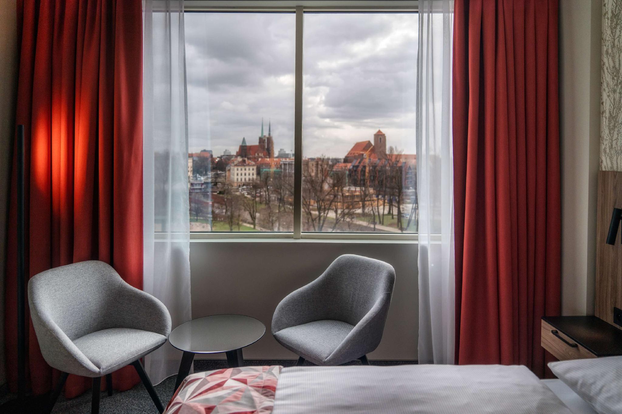 HP Park Plaza 写真