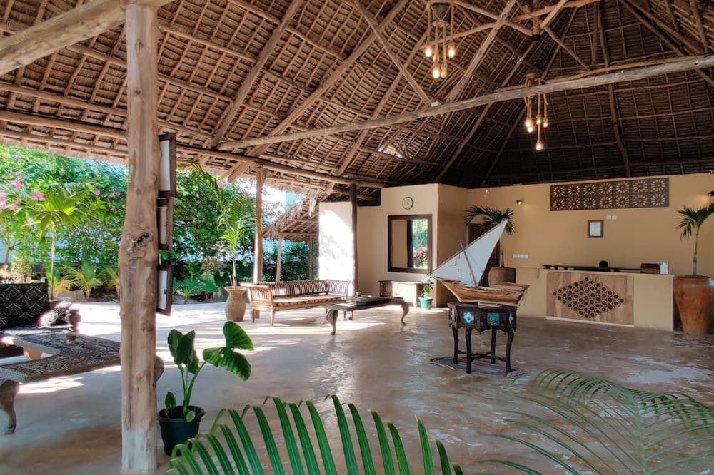 Smiles Beach Hotel 写真