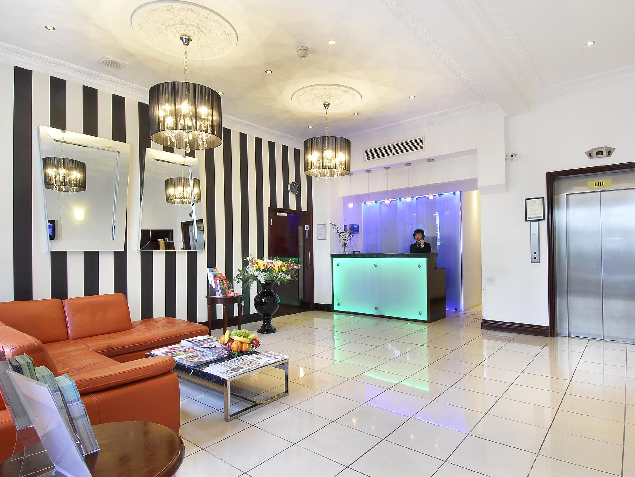 ザ プレミア ノッティング ヒル 写真