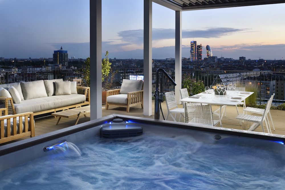 ミラノ ヴェルティカーレ ウナ エスペリエンツ 写真