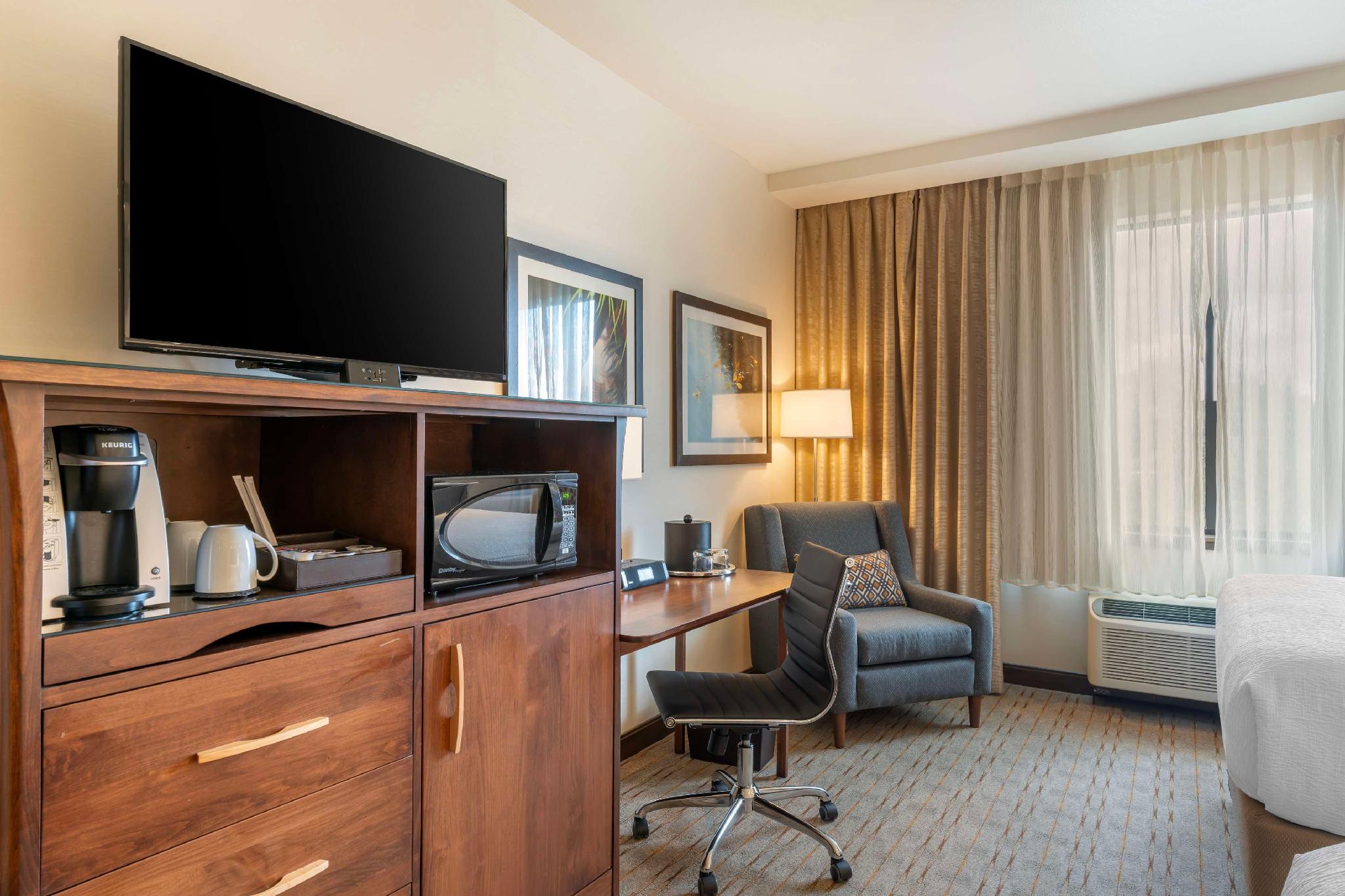 Best Western Premier Boulder Falls Inn 写真