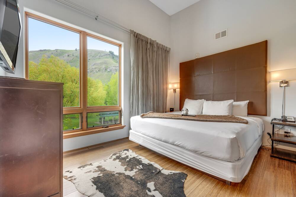 ザ ホワイト バッファロー クラブ 写真