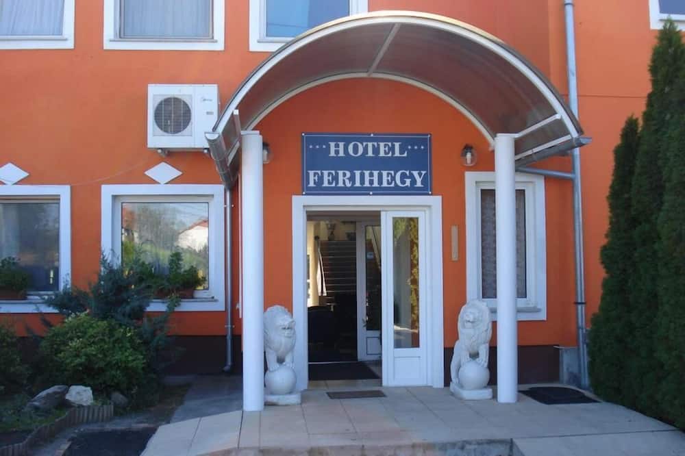 ホテル フェリヘジ 写真