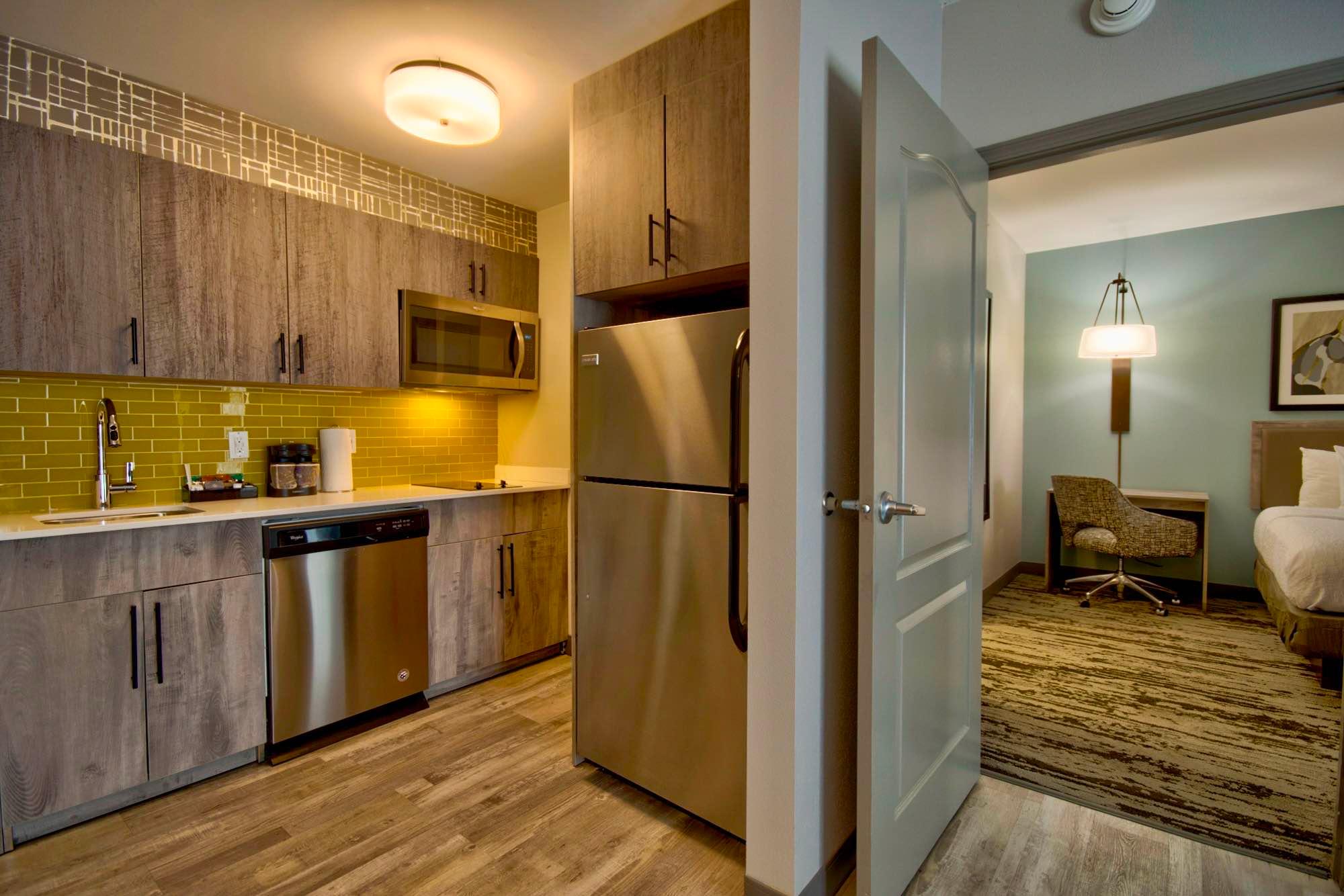 ホームウッド スイーツ バイ ヒルトン レキシントン ハンバーグ 写真