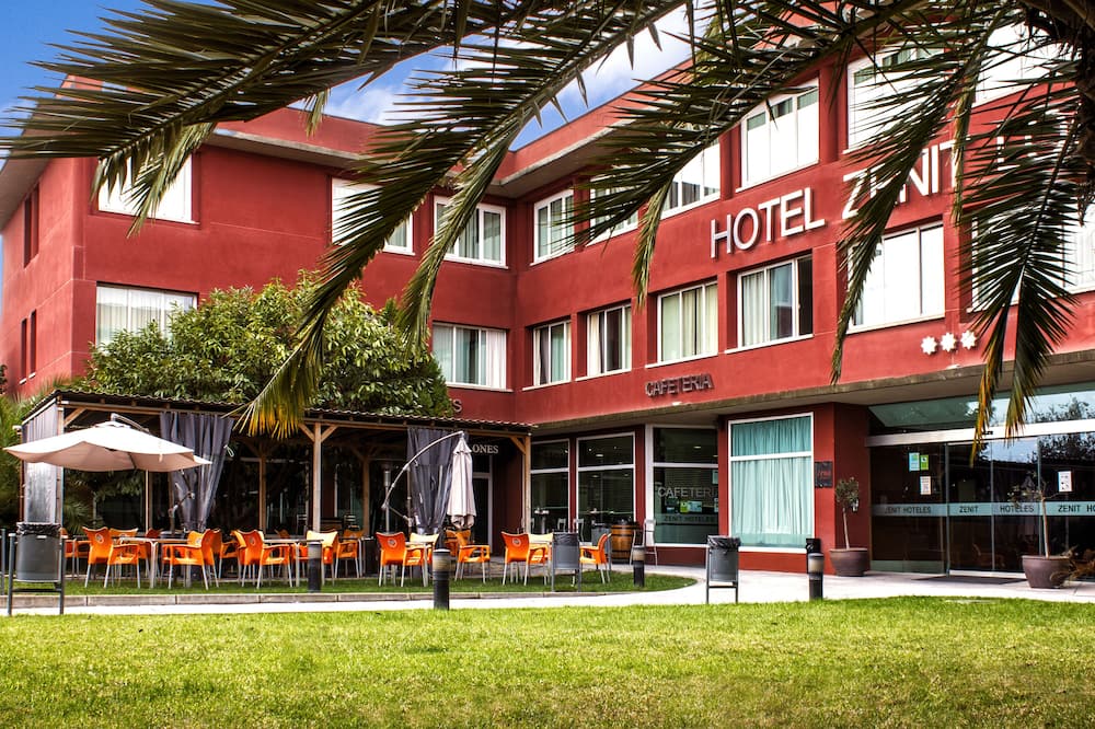 ホテル ゼニット ログローニョ 写真