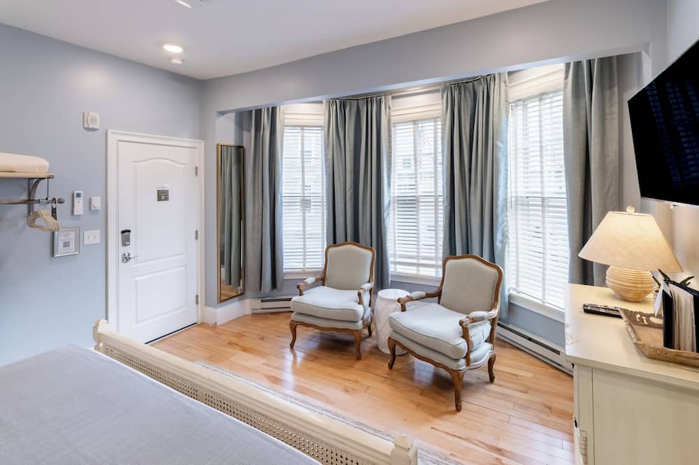 ザ アウトルック イン 写真