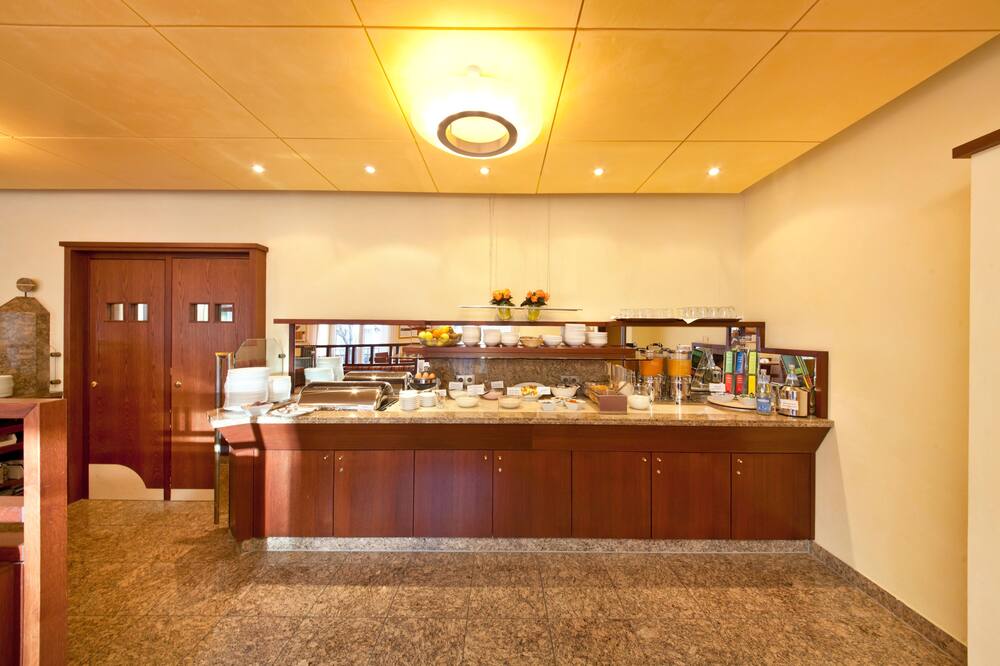 ホテル ブールバード 写真