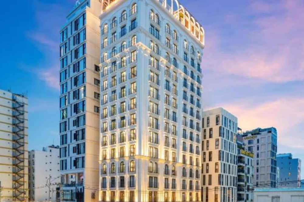 ゴールデン ロータス ラグジュアリー ホテル ダ ナン 写真