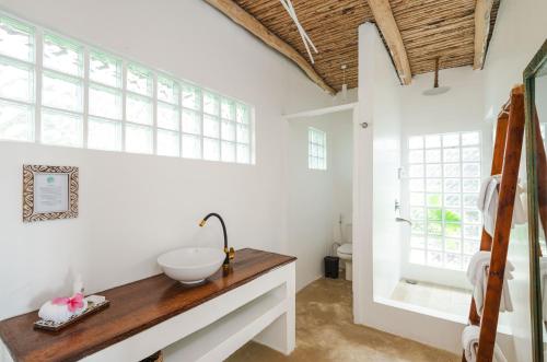 Zanbluu Beach Hotel 写真