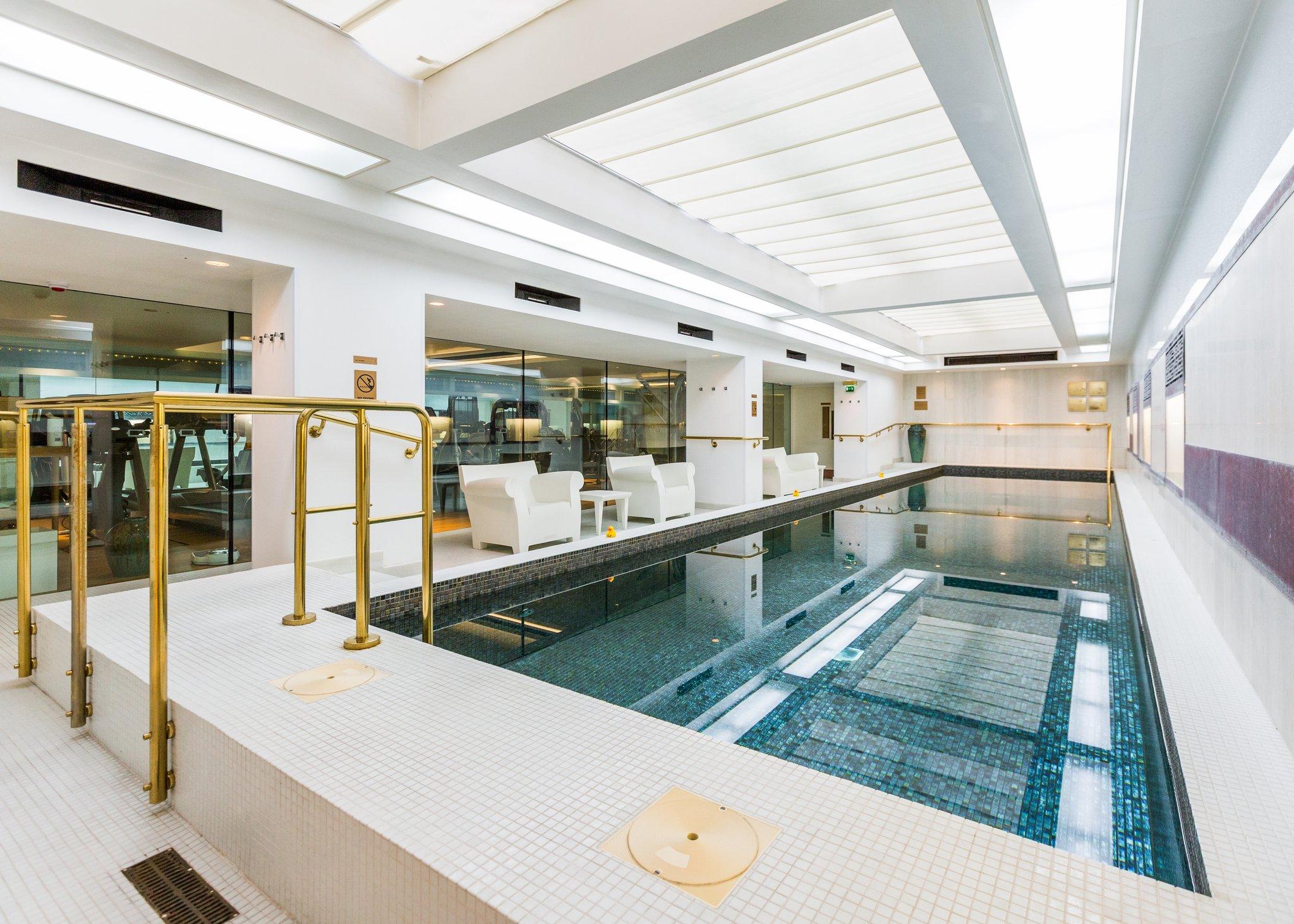 タウン ホール ホテル 写真