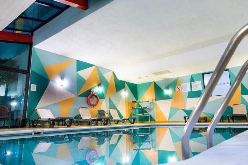 Excellence Express & Suites 写真