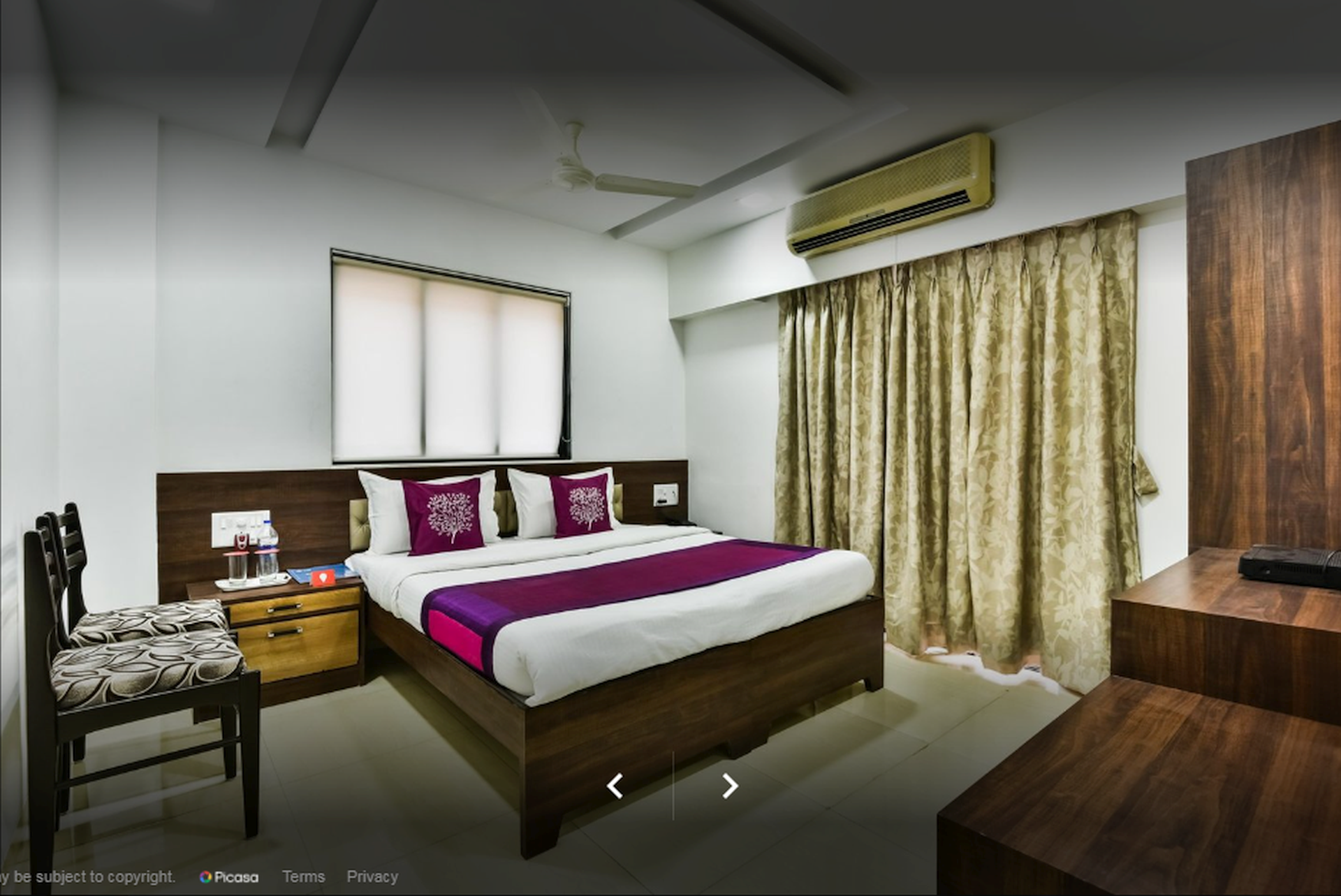 ホテル シェルター パレス 写真