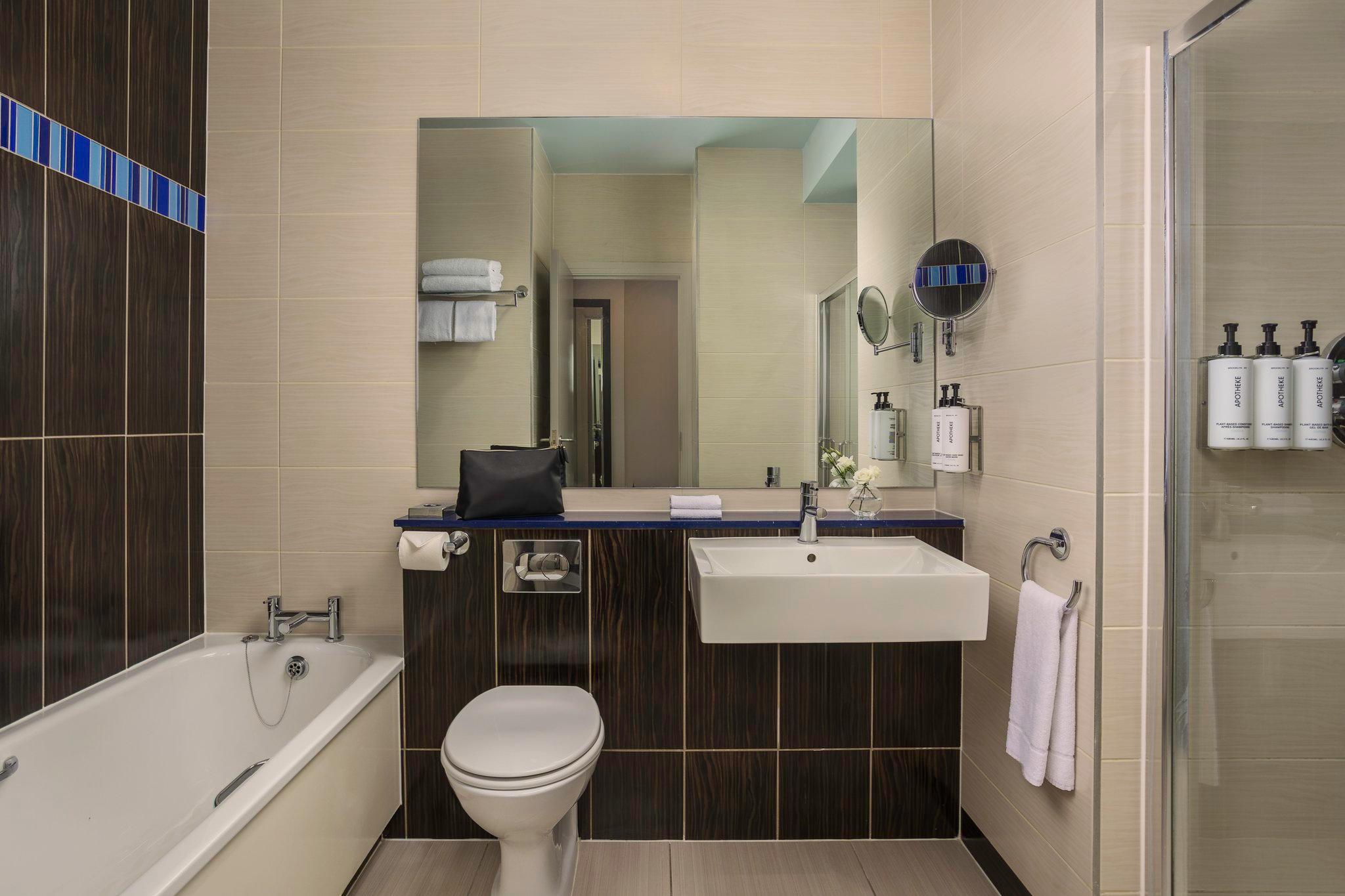 クラウン プラザ ダブリン ブランチャーズタウン バイ IHG 写真