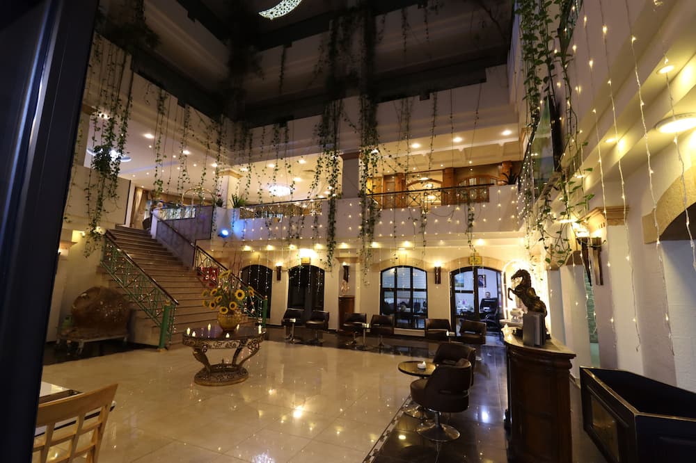 ラルサ ホテル 写真