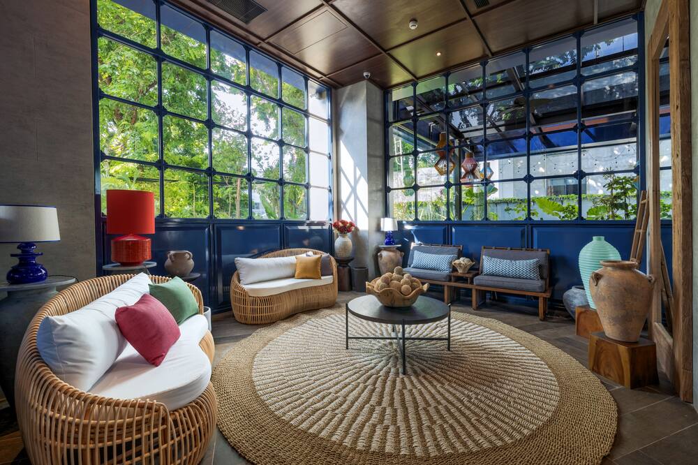 アシュリー トゥグ タニ メンテング 写真