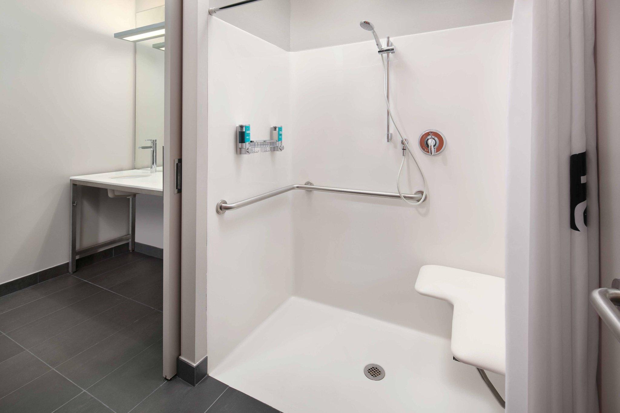 Aloft Miami Airport 写真