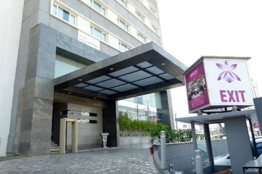 ロイヤル オーキッド セントラル アコタ ヴァドダラ 写真