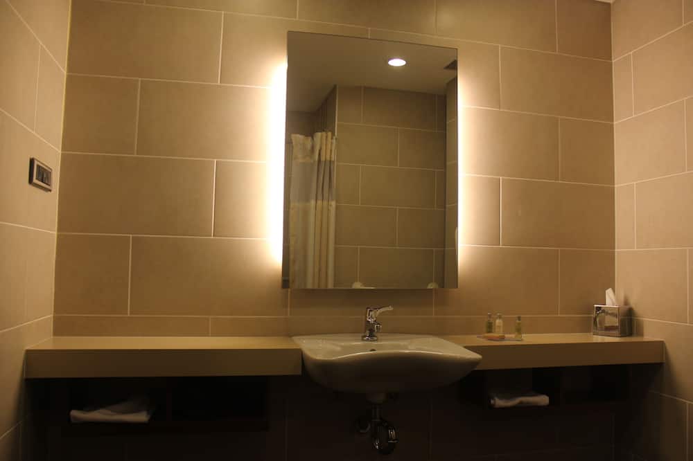 ヒルトン ガーデン イン キュタヒヤ 写真