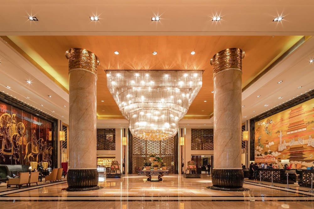 ヒルトン シアン 写真