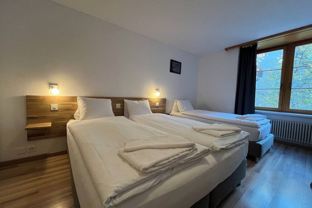 ホテル ドライ ケーニゲ 写真