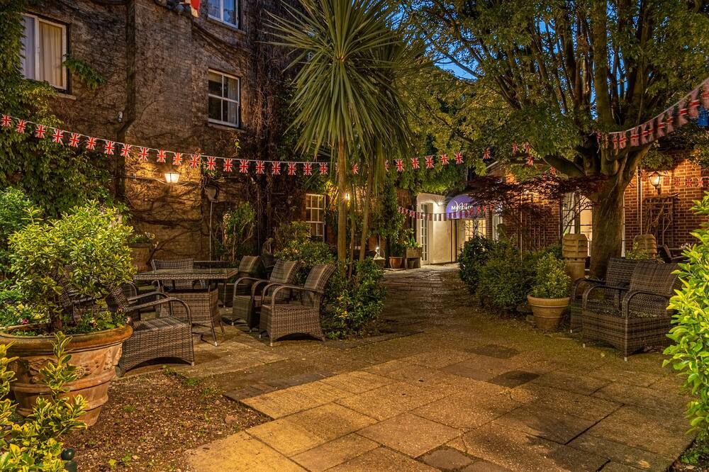 メルキュール ソールズベリー ホワイト ハート ホテル 写真