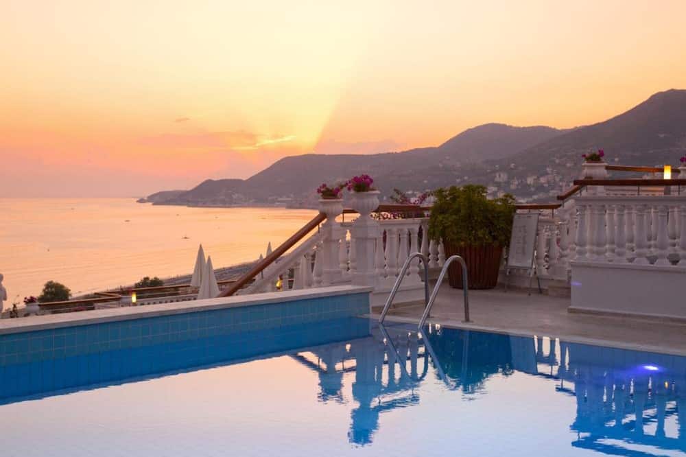 Sunny Hill Alya Hotel 写真