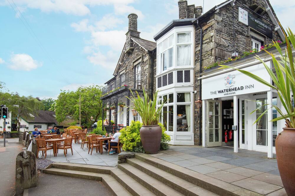 Waterhead Hotel 写真