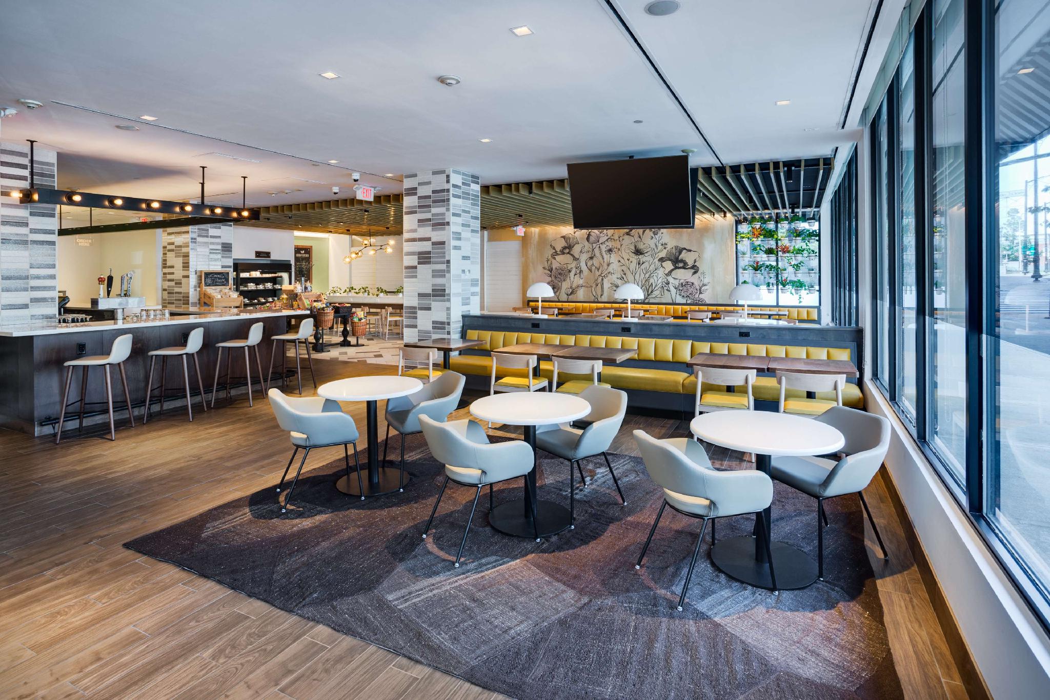 ダブルツリー バイ ヒルトン ハートフォード ダウンタウン 写真