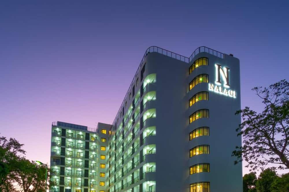 ナラギ ホテル 写真