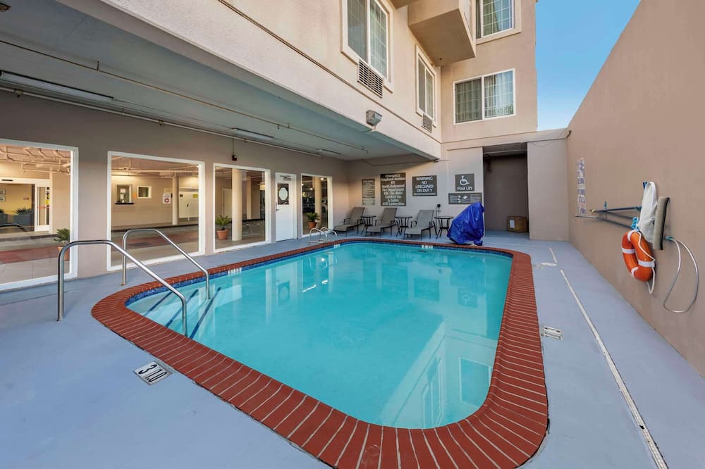 コンフォート イン & スイーツ ニア ユニバーサル - ノース ハリウッド - バーバンク 写真