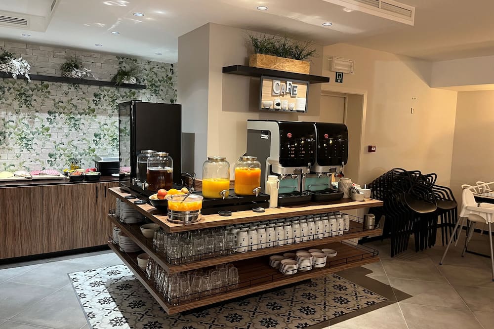 フローリス アルルカン グラン プラス ホテル 写真