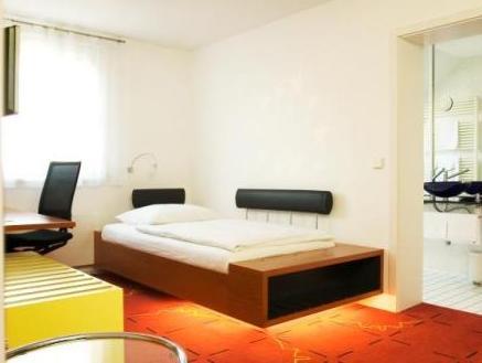 ホテル シュロス モンタバウアー 写真