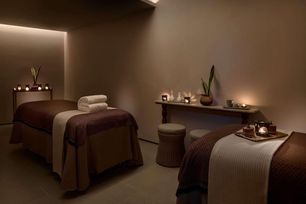 トライブ プノンペン ポスト オフィス スクエア 写真