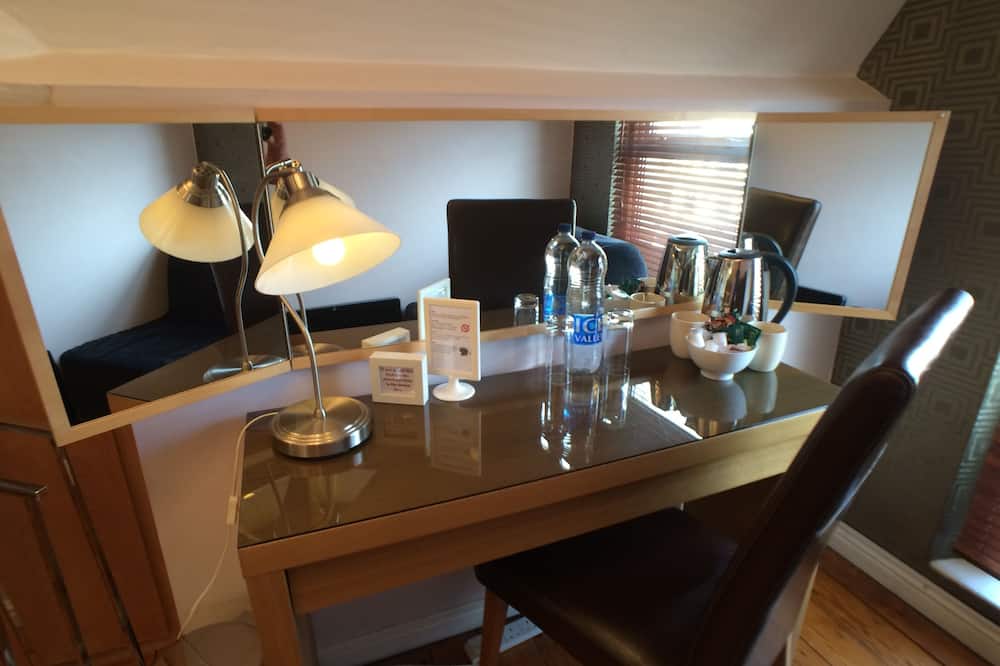 タイロサ ルームズ 写真