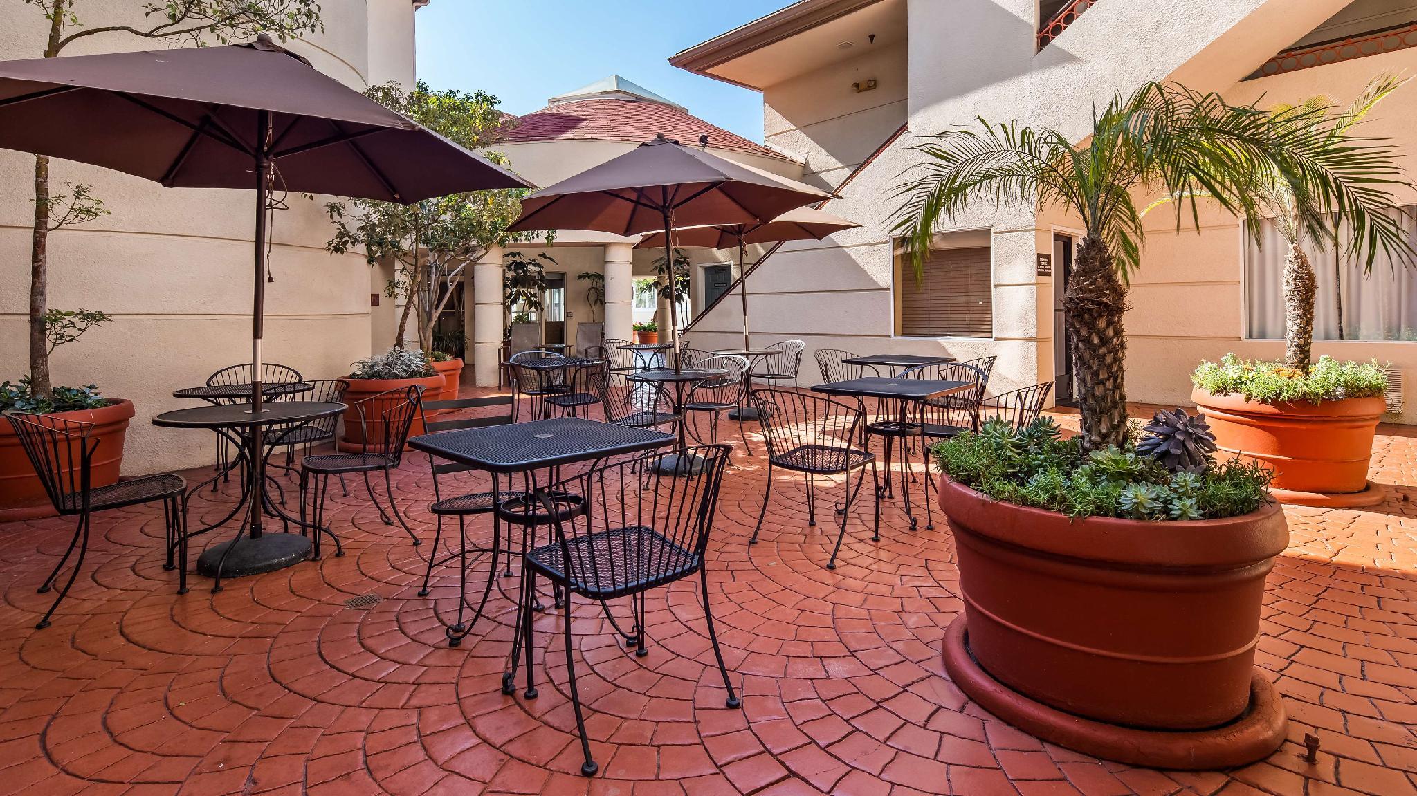 ベストウェスタン プラス スイーツ ホテル コロナド アイランド 写真