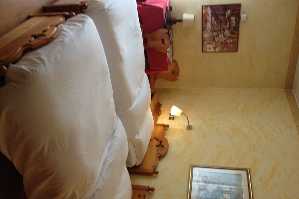 ホテル ヴィラ ネベ 写真