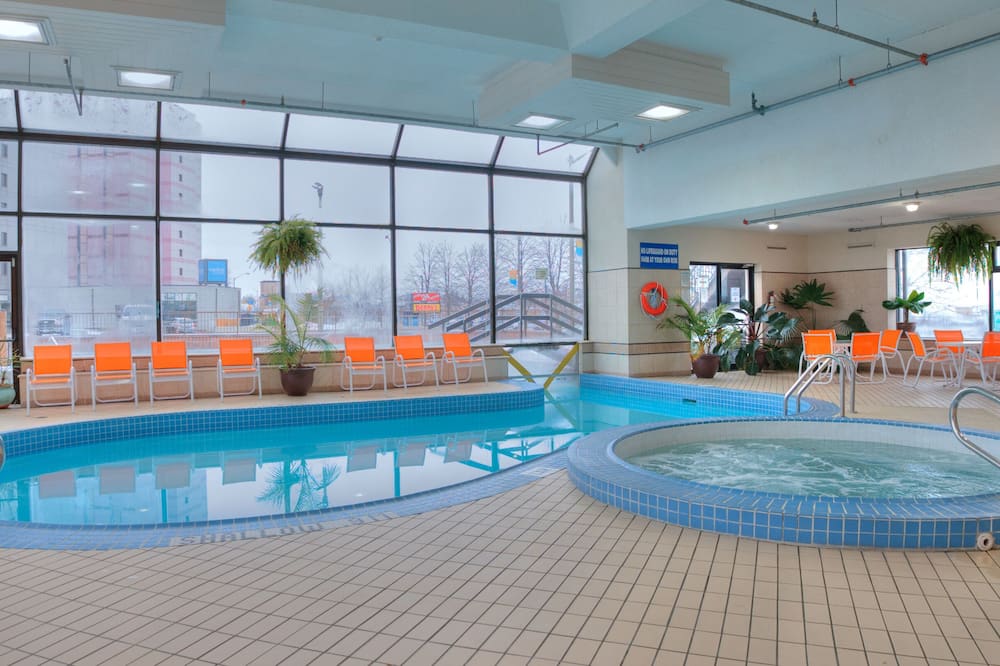 ハワード ジョンソン プラザ バイ ウィンダム バイ ザ フォールズ ナイアガラ フォールズ 写真