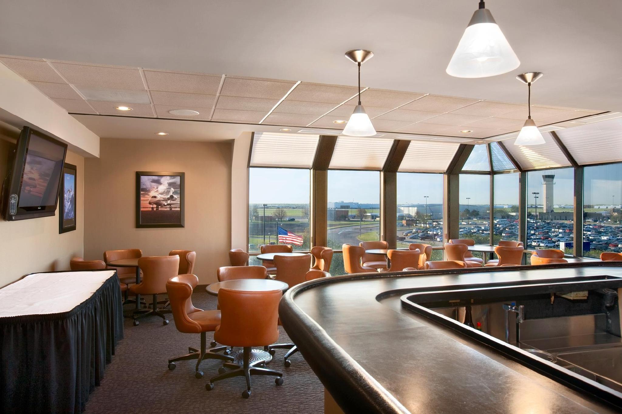 DoubleTree by Hilton Hotel Wichita Airport 写真