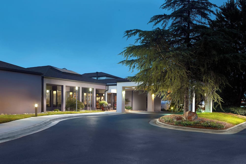 Courtyard by Marriott Raleigh Midtown 写真