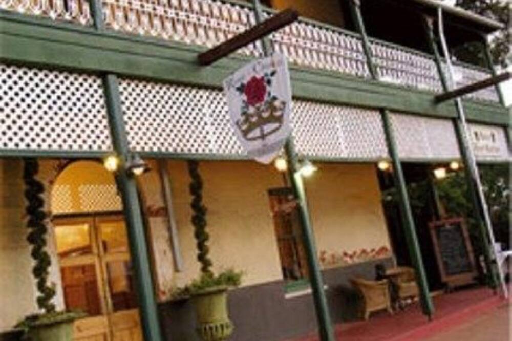 Rose & Crown Hotel 写真