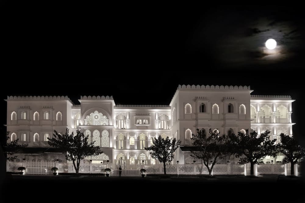 クロエ ギャラリー 写真