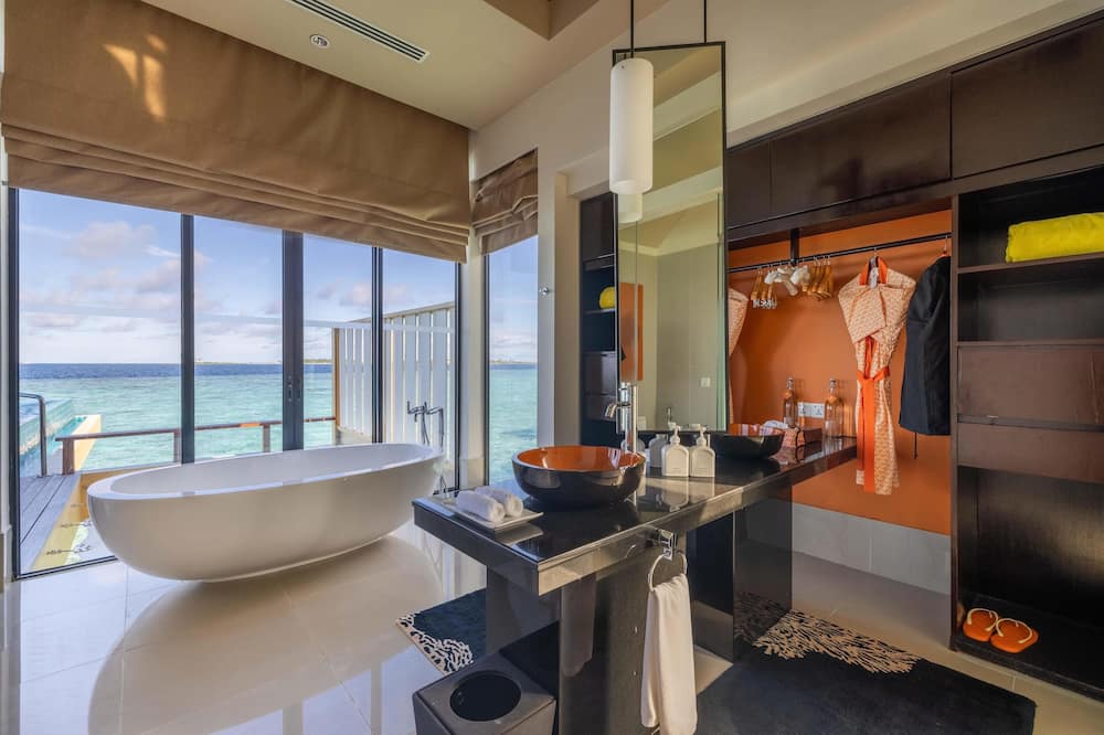 アンサナ ヴェラヴァル 写真