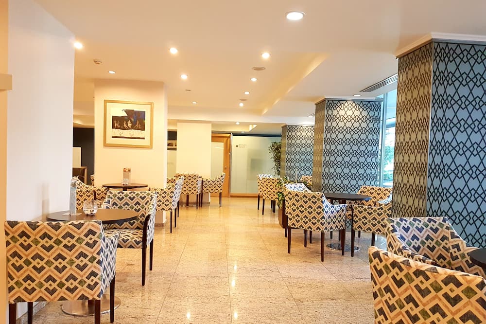 ジュラ ホテルズ マヴィ スルメリ アダナ 写真