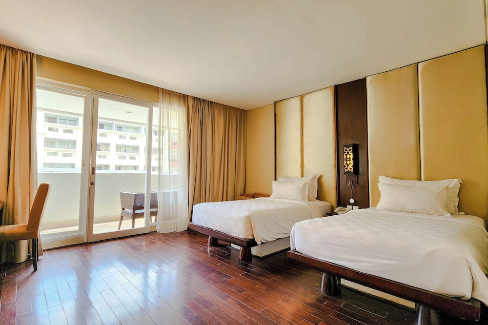 サヌール リゾート ワトゥ ジンバール 写真