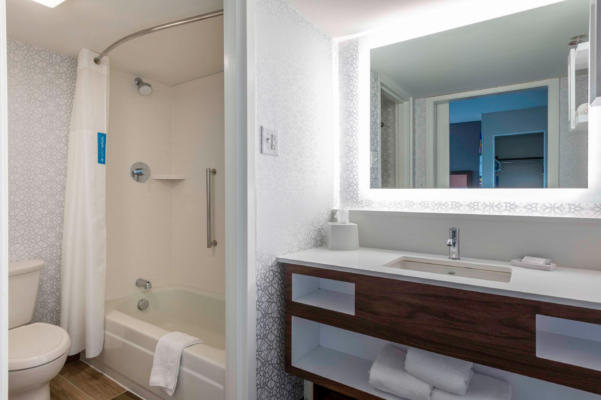 Hampton Inn by Hilton Manchester 写真