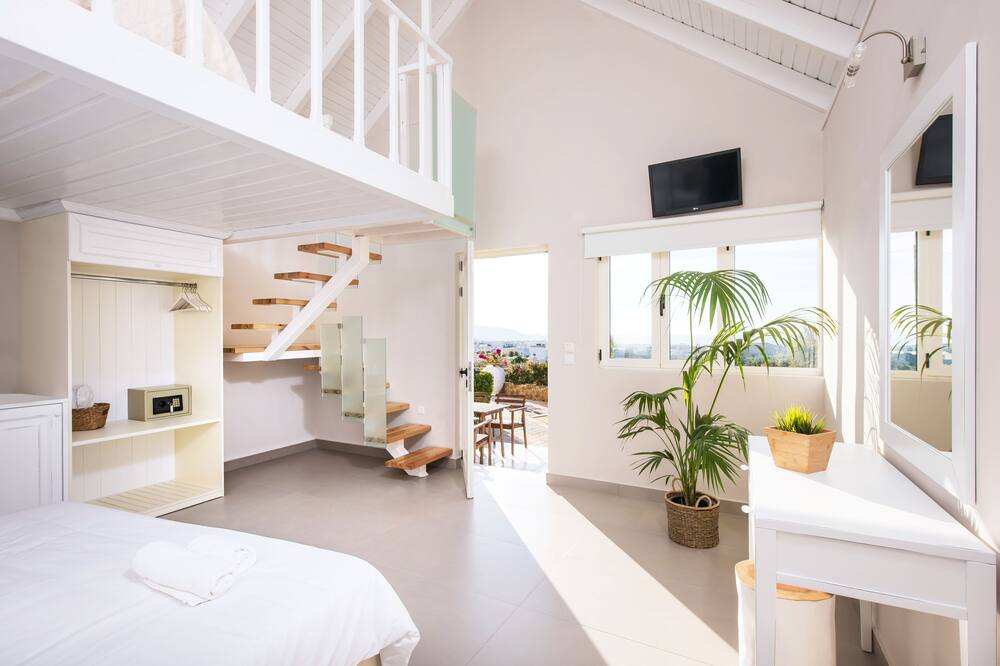 ノトス ハイツ ホテル & スイーツ 写真